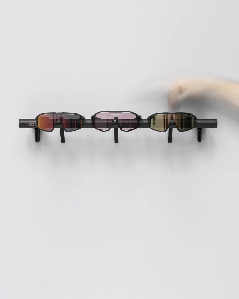 Tons Bar A . Shoes + Glasses + Helmet
