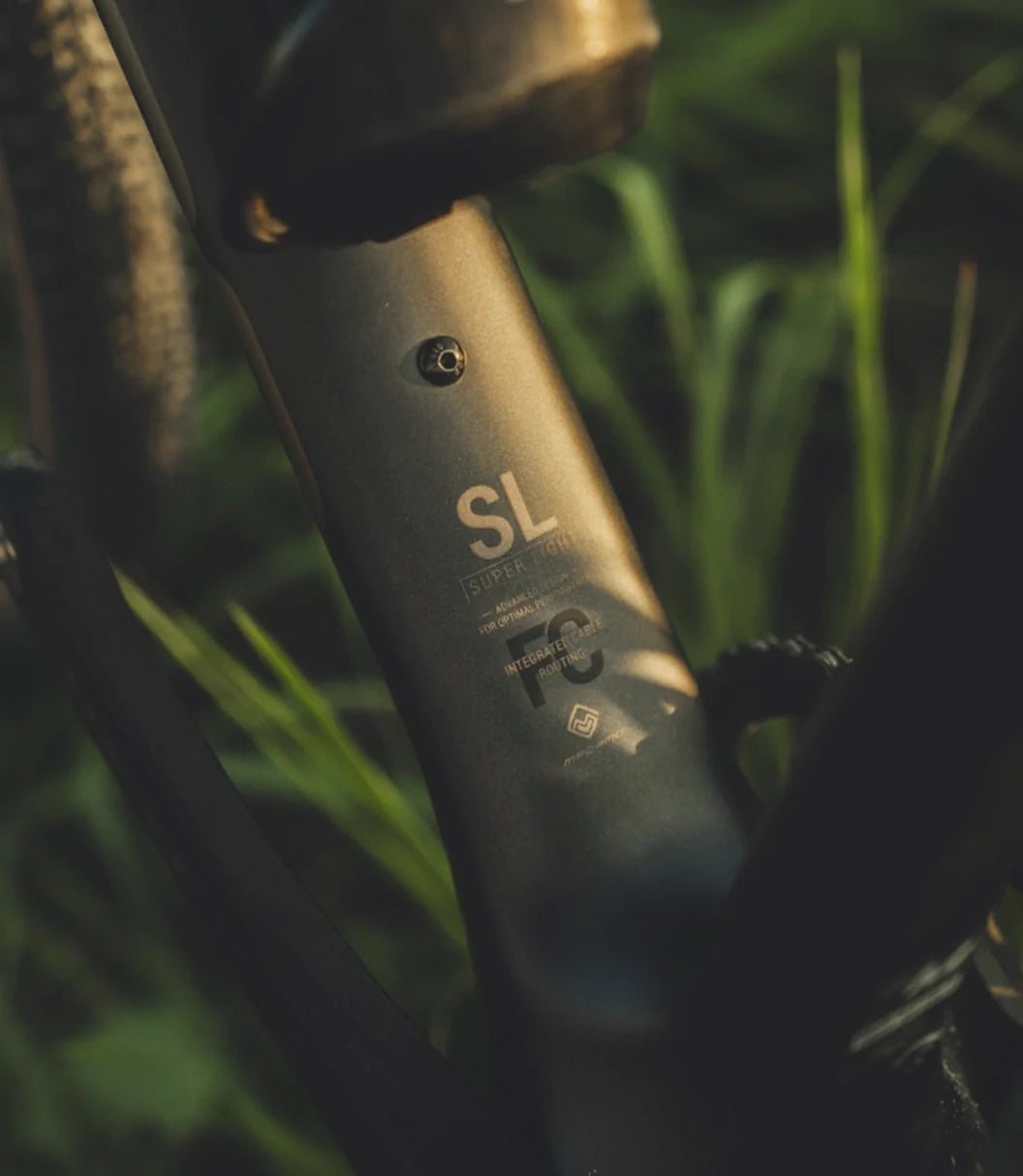 Megamo Silk 04 Black L 2026