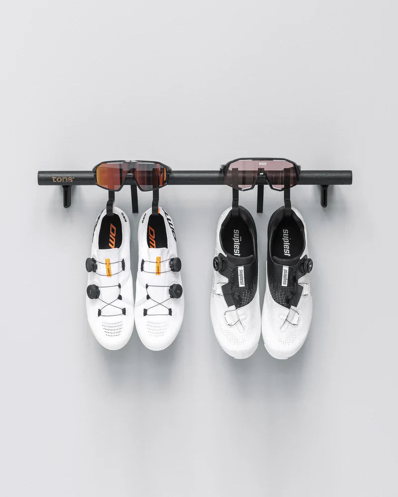 Tons Bar A . Shoes + Glasses + Helmet