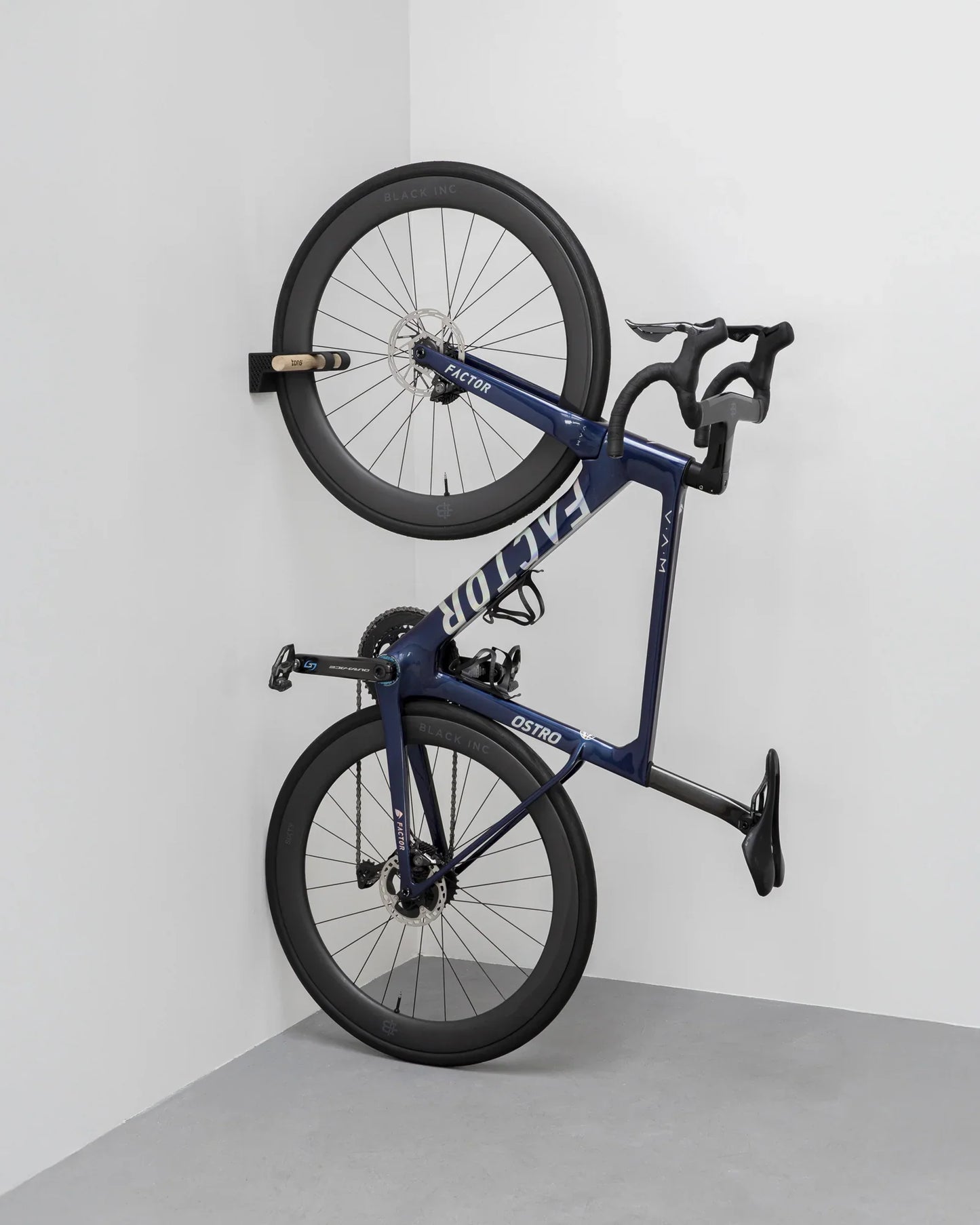 Tons Wall Mount | Vertical - Gravel