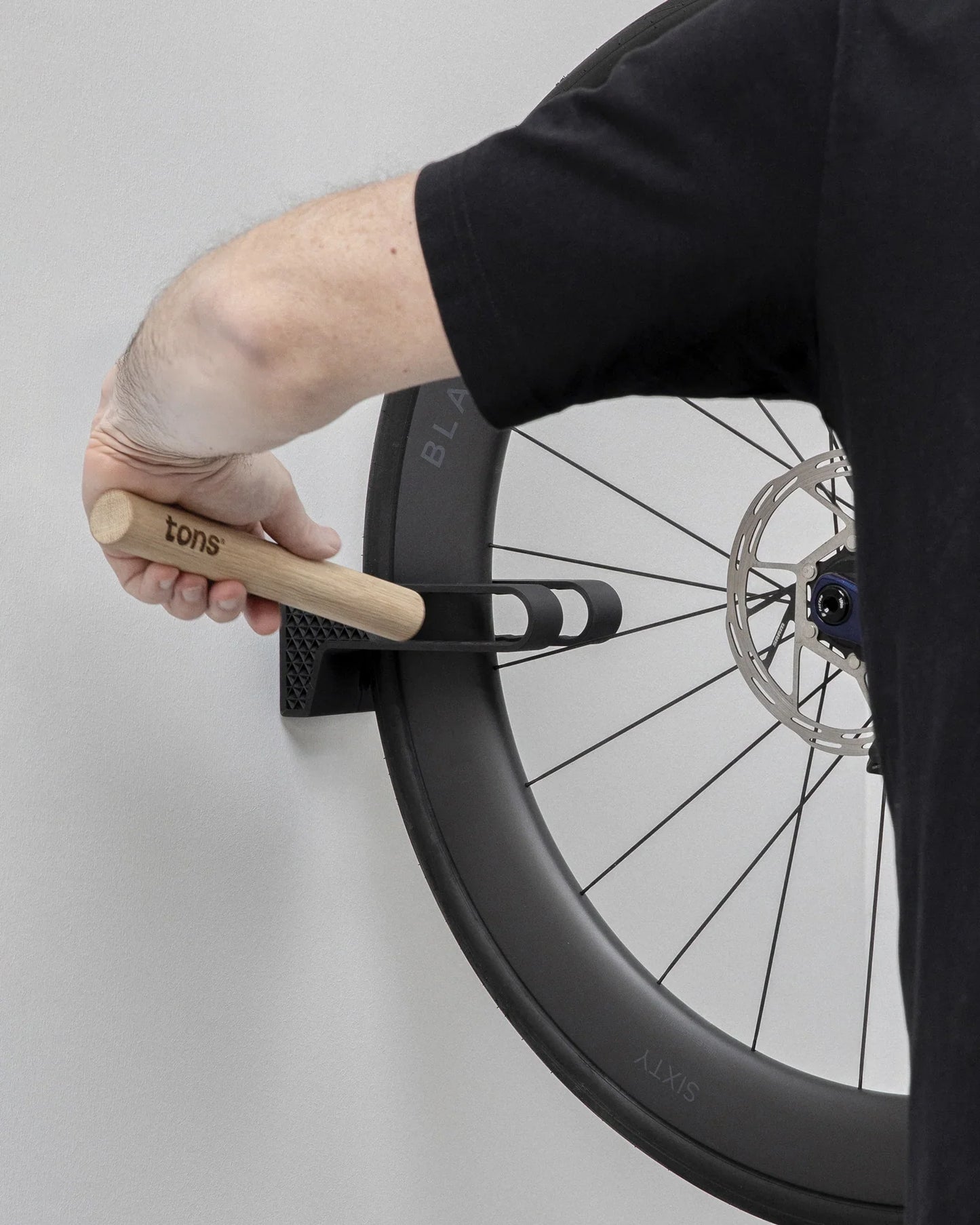 Tons Wall Mount | Vertical - Gravel
