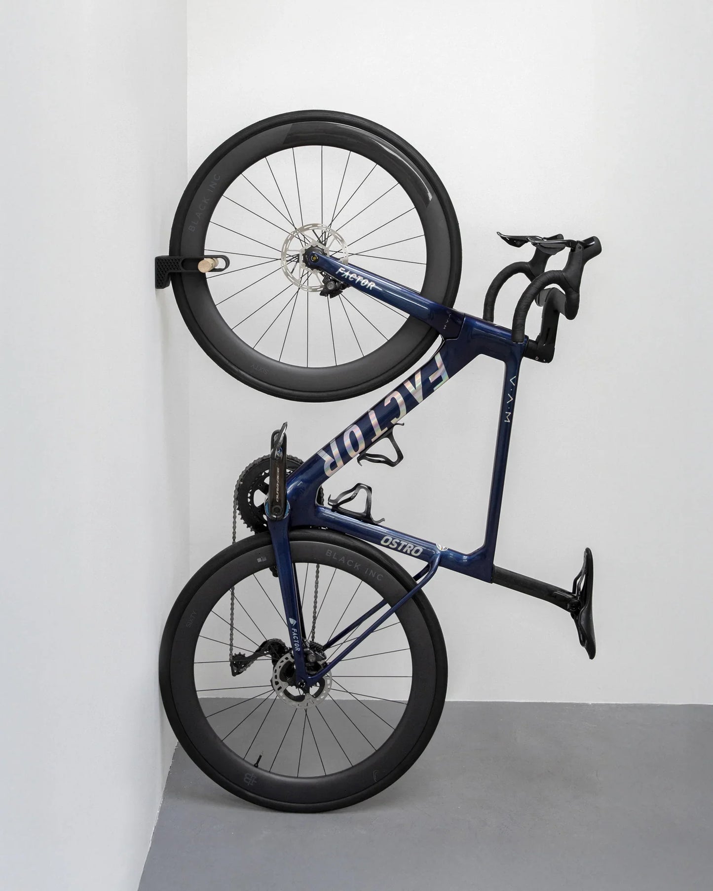 Tons Wall Mount | Vertical - Gravel