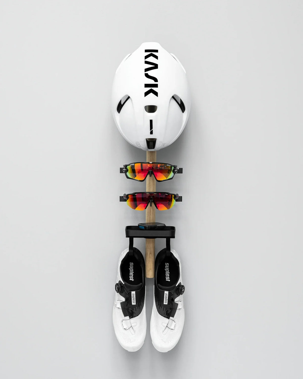 Tons Studio Rack C . Shoes + 2x Glasses + Helmet Natural Oak