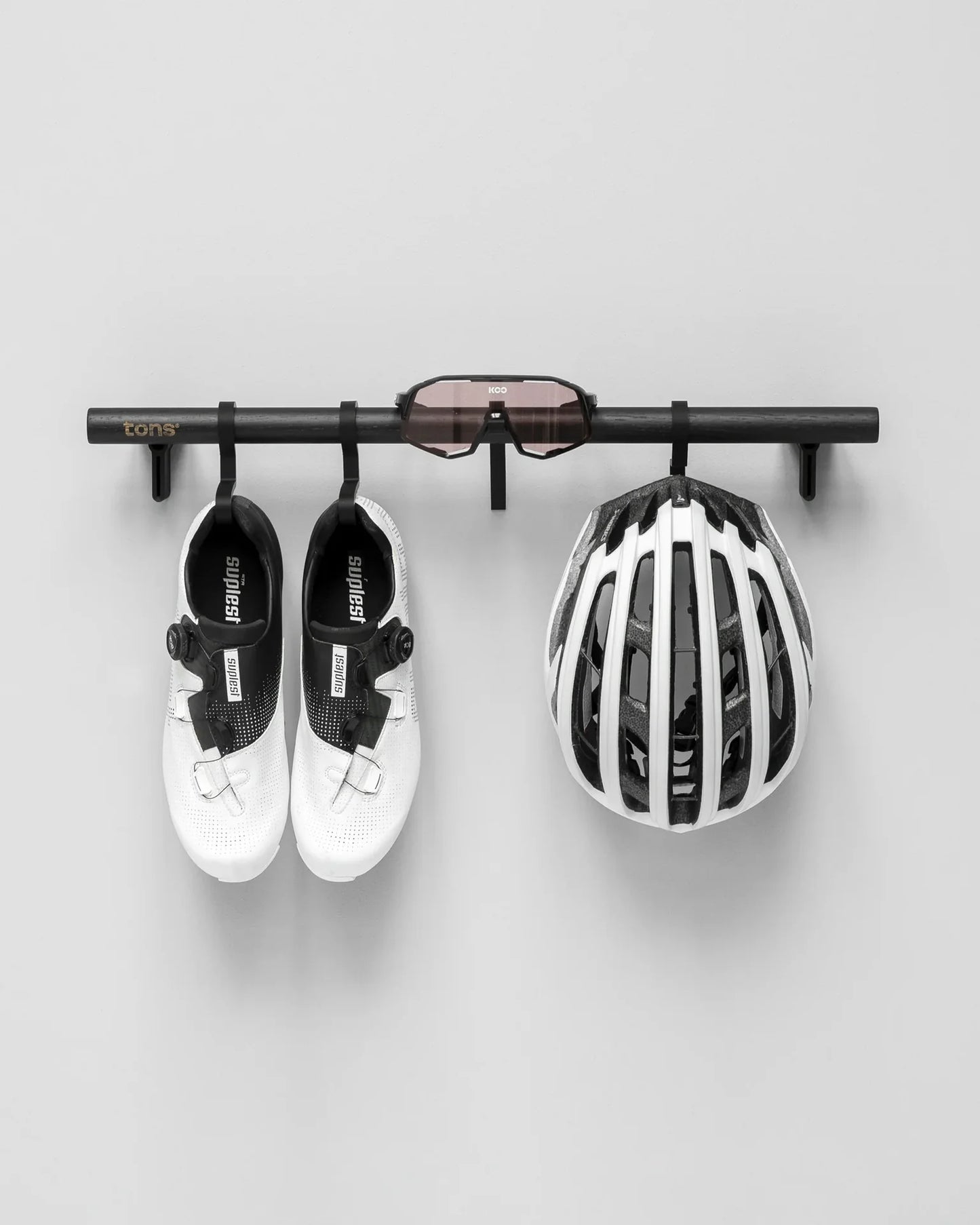 Tons Bar A . Shoes + Glasses + Helmet