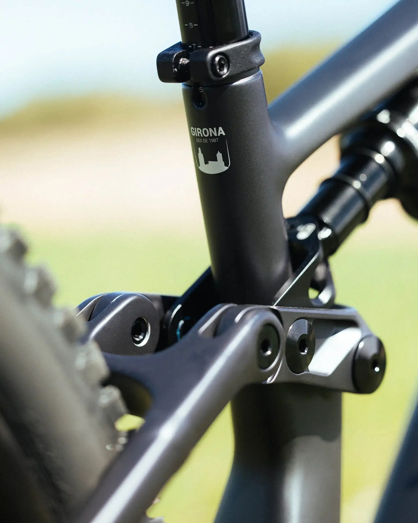 Megamo REASON AIR AL 05 Black M - 2027