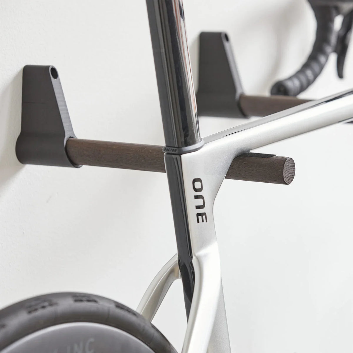 Tons Studio Wall Mount Matt Black (32cm)