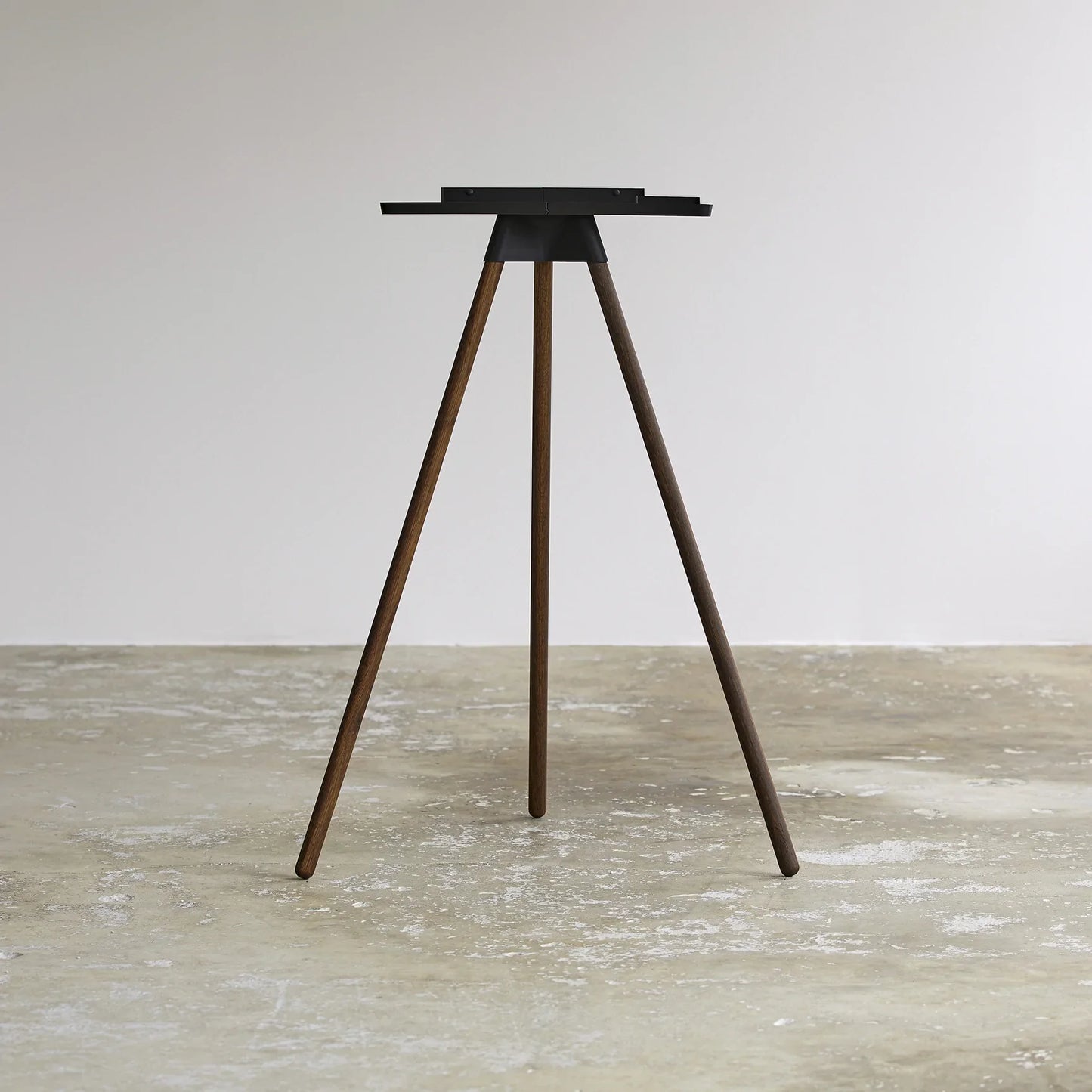 Tons Studio iPad Race Bar Natural Oak