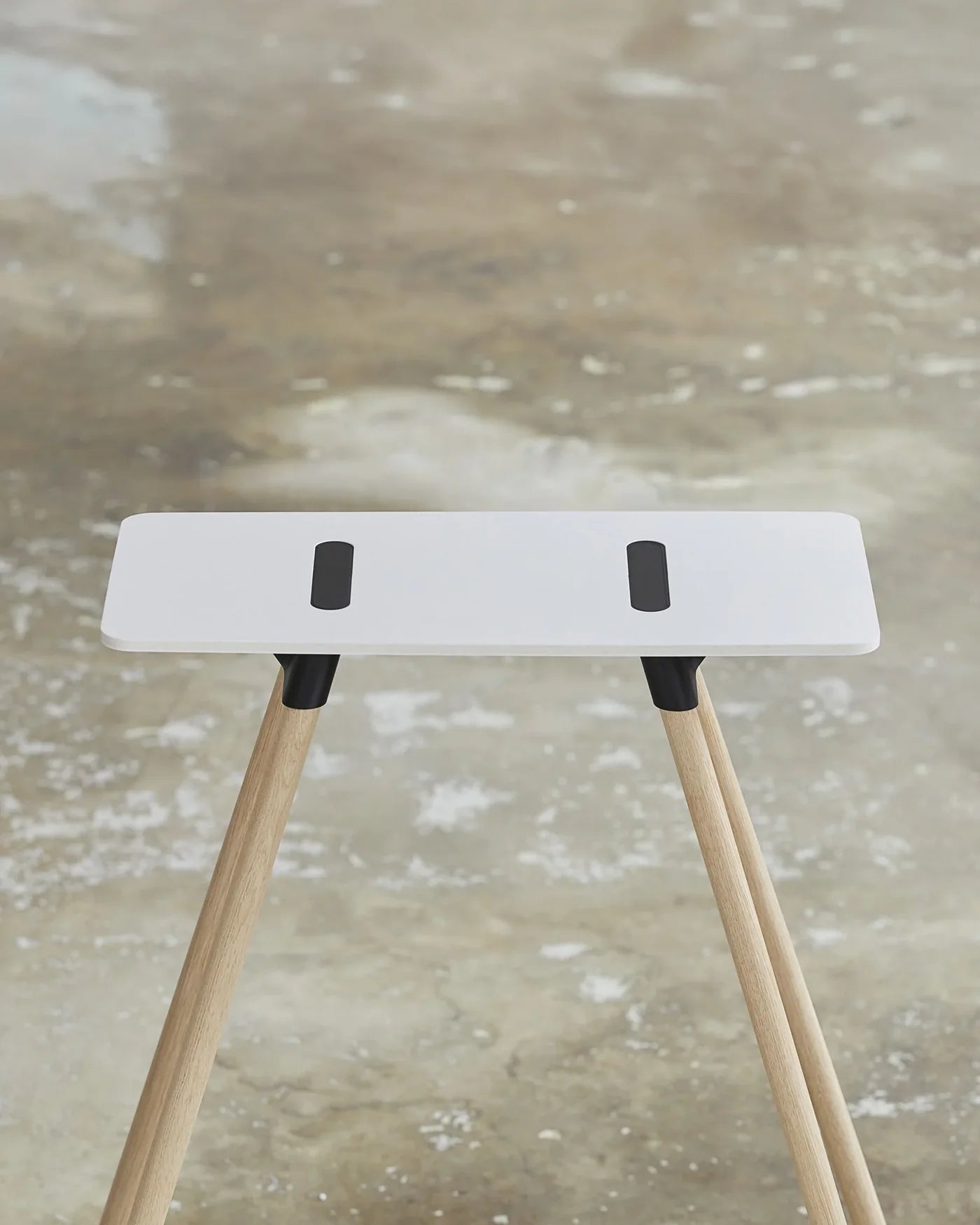 Tons Classic Table