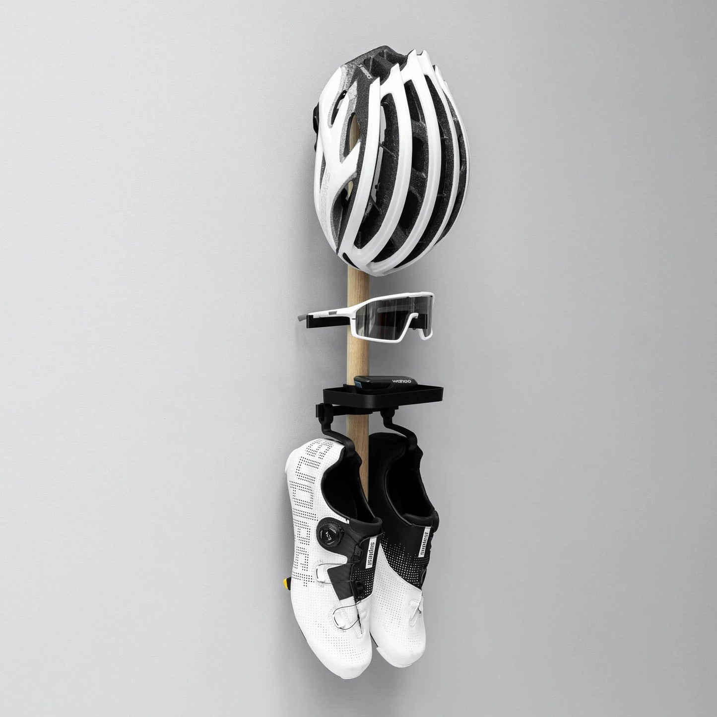 Tons Studio Rack D - Shoes + 2xGlasses + Helmet + Tray